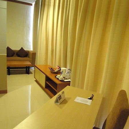 Hotel Delta Sinar Mayang Sidoarjo Zimmer foto