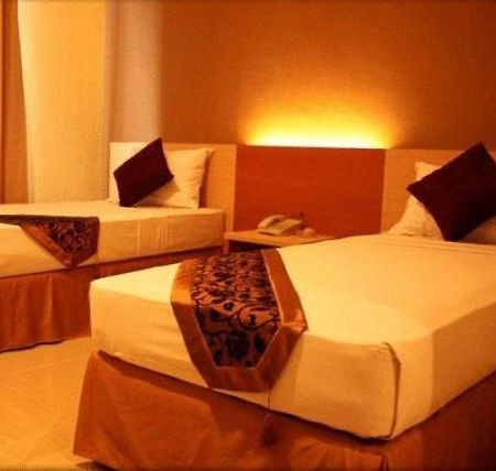 Hotel Delta Sinar Mayang Sidoarjo Exterior foto