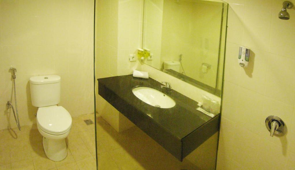 Hotel Delta Sinar Mayang Sidoarjo Zimmer foto