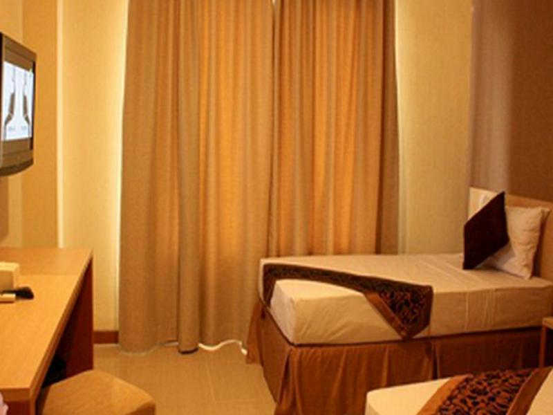 Hotel Delta Sinar Mayang Sidoarjo Exterior foto